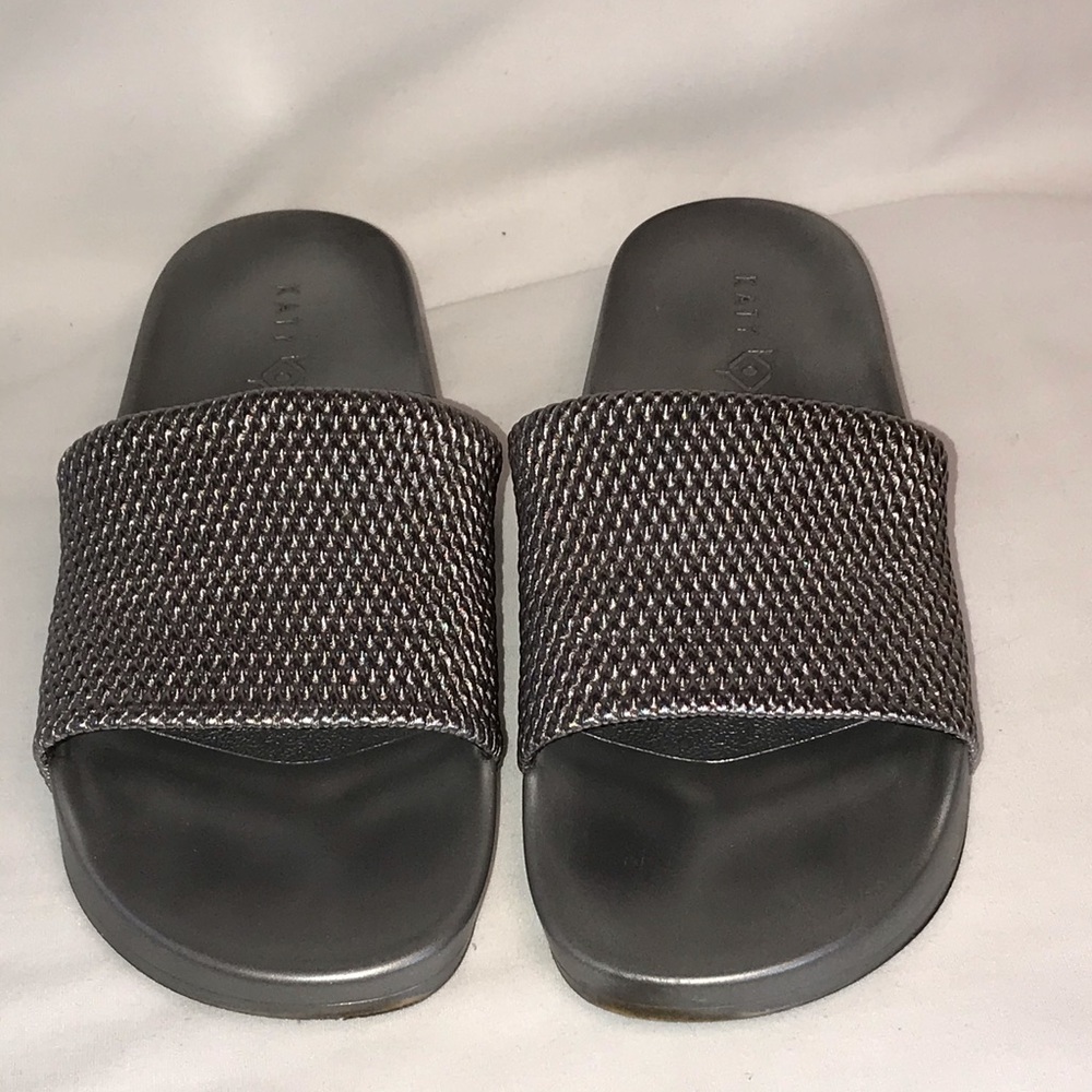 Katy Perry slip on flip-flops The Jimmi